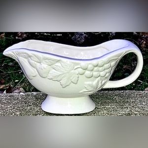 Vintage Mid Century Antique White Fruit Leaves Pattern Footed GRAVY BOAT JAPAN